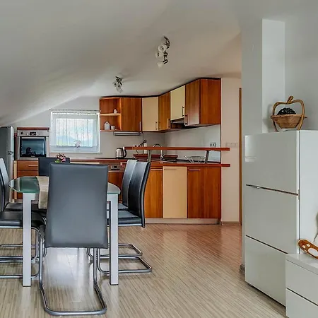 Apartma Hilltop Haven Apartma *